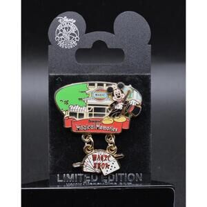 Disney DLR Magical Memories Magic Shop Mickey Mouse Magician LE 1000 Pin (C3)
